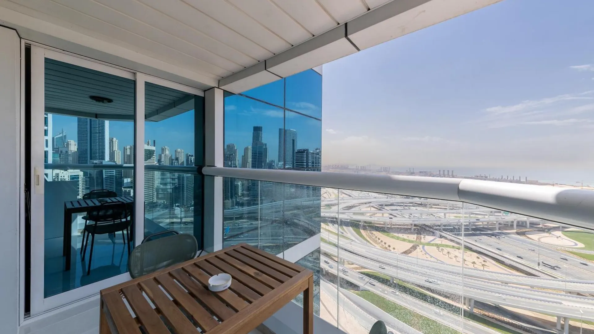 Apartment 2-Bedroom Apartmentjlt City View, 8 Min To Metro Dubai