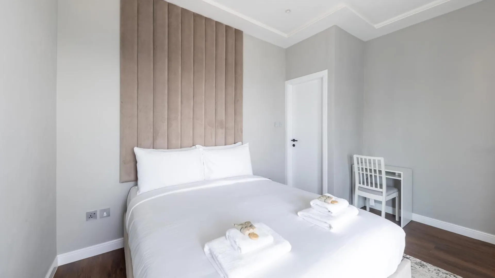 Apartment 2-Bedroom Apartmentjlt City View, 8 Min To Metro Dubai