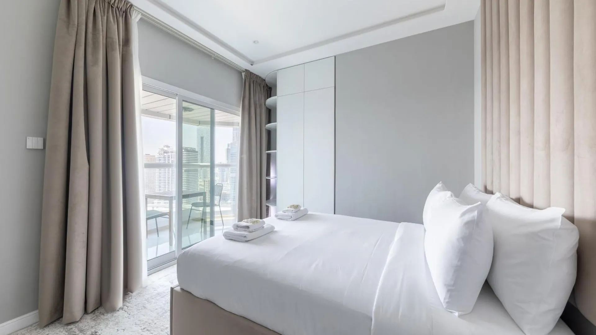 דובאי 2-Bedroom Apartmentjlt City View, 8 Min To Metro דירה