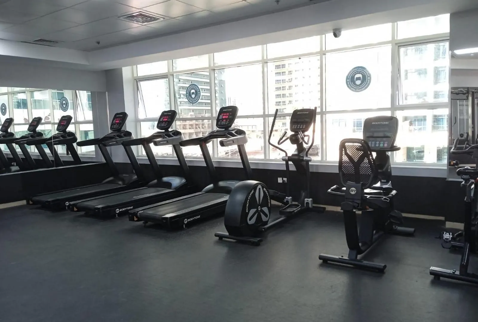 Apartment 2-Bedroom Apartmentjlt City View, 8 Min To Metro Dubai